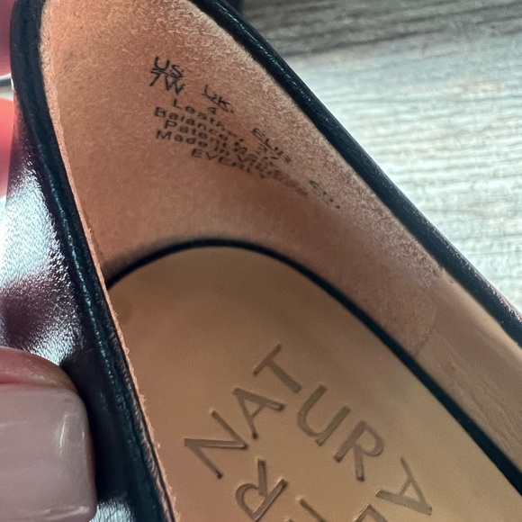 Naturalizer Everly Black Leather Pumps 7W - Picture 6 of 7
